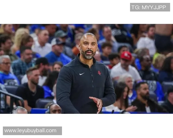 乌度卡强调快速出球的重要性避免高风险传球策略